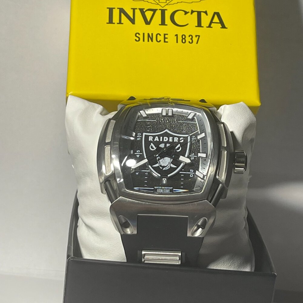 Las Vegas Raiders OFFICIAL NFL Acrylic #4800 Chronograph Invicta Watch MSRP $445